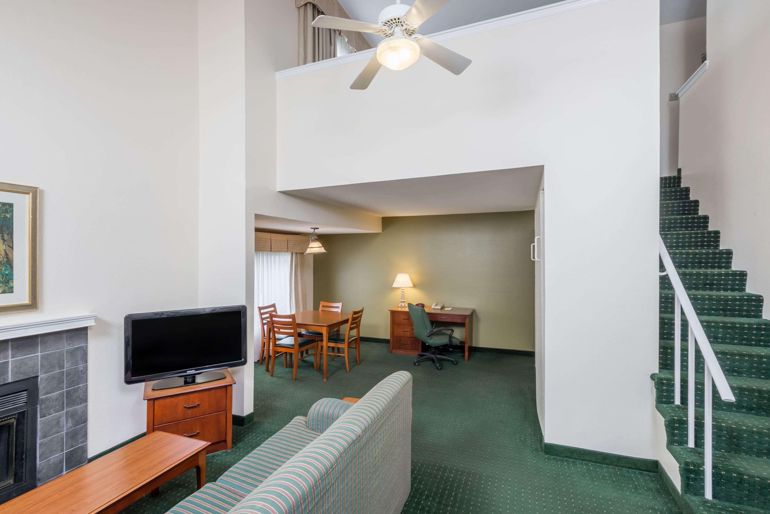 Best Western Fishkill Inn & Suites Eksteriør bilde